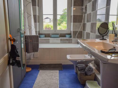 Beautiful Holiday Home In Labastide Darmagnac With Pool
