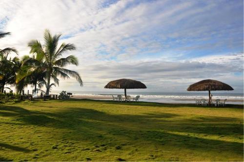 Hotel Las Lajas Beach Resort