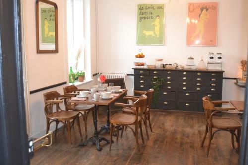 Hostal Artefact