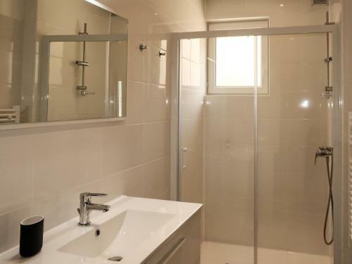 Holiday Home Goas Lagorn - Lox103