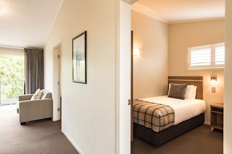 Suncourt Hotel & Conference Centre