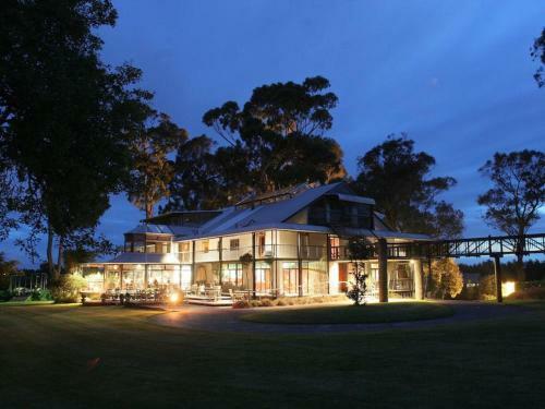 The Narrows Landing Hotel
