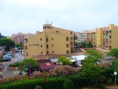 Apartment With 2 Bedrooms In Agde With Shared Pool 1 Km From The Beach