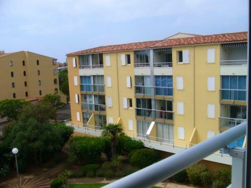 Apartment With 2 Bedrooms In Agde With Shared Pool 1 Km From The Beach