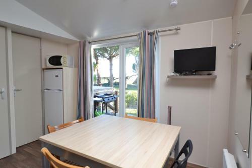 Mobil Home Camping La Marine 3ch 6 Pers Camping 4