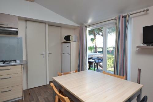 Mobil Home Camping La Marine 3ch 6 Pers Camping 4