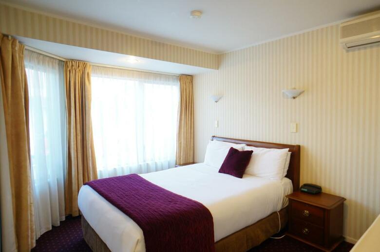 Cornwall Park Motor Inn