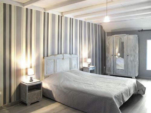 Holiday Home Entre Mer Et Campagne 2 - Lmx403