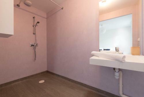 Apartamento Quentin -appartement Proche Gare, Arriv�e 24 24