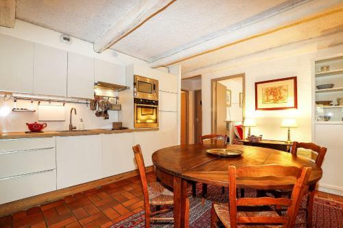 Authentic Apartment Close To Pistes