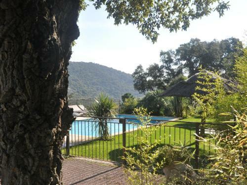 Captivating Villa In Le Plan-de-la-tour With Swimming Pool
