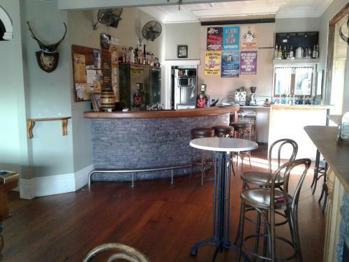 Bed & Breakfast Shooters Saloon