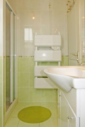 Holiday Home La Maison Aux Ibis - Rhu355
