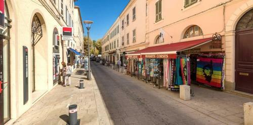 L'ile-rousse Apartment Sleeps 2 Air Con Wifi