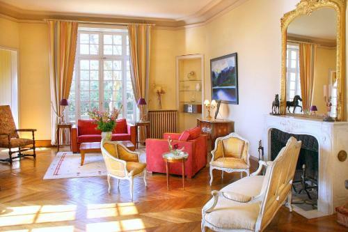 Lombron Chateau Sleeps 18 Pool Air Con Wifi