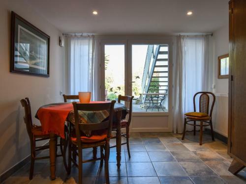 Cosy Apartment In Brittany With Private Garden