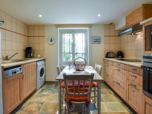 Cosy Apartment In Brittany With Private Garden