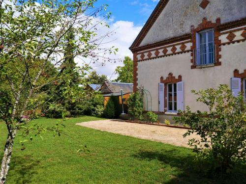 G�te Lorris, 3 Pi�ces, 7 Personnes - Fr-1-590-189