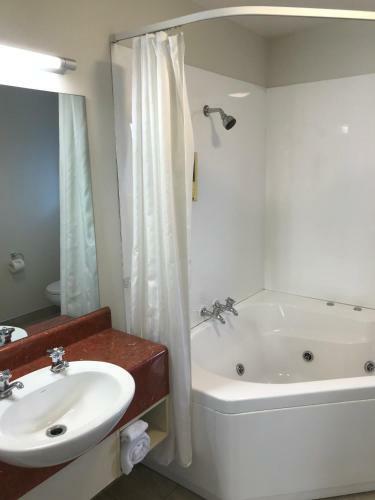 Tuscana Motor Lodge