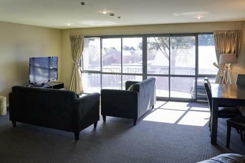 Azena Motel