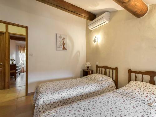 Graceful Cottage In Malauc�ne With Private Swimming Pool