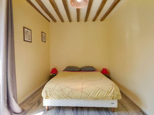 Classic Holiday Home In Maisons Near Sea