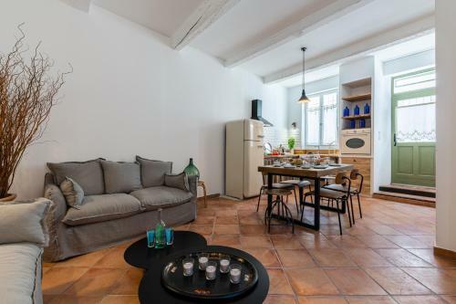 Au Vallon - Petite Maison � Quelques M�tres de La Mer