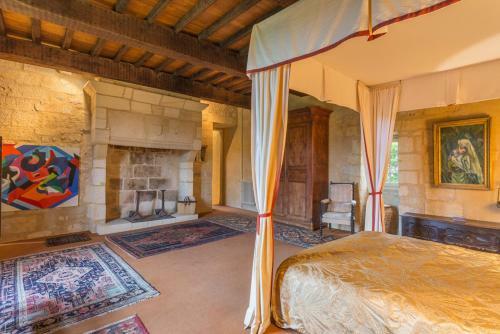 Mauzens-et-miremont Chateau Sleeps 8 Pool Wifi