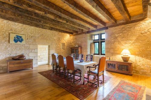 Mauzens-et-miremont Chateau Sleeps 8 Pool Wifi