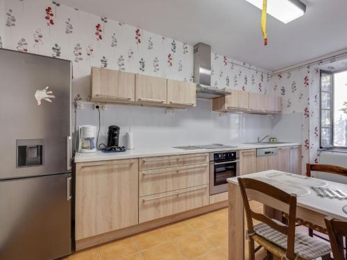 Timeless Holiday Home In Massaguel With Patio
