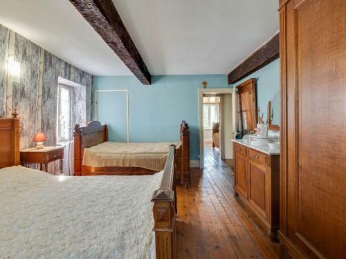 Timeless Holiday Home In Massaguel With Patio