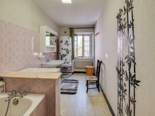 Timeless Holiday Home In Massaguel With Patio