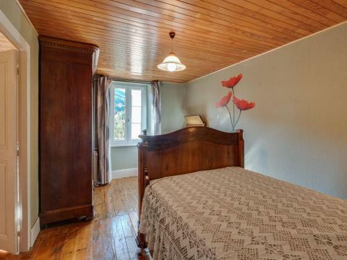 Timeless Holiday Home In Massaguel With Patio