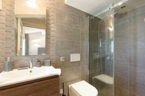 Hugo Private Apartment