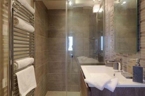 Hugo Private Apartment