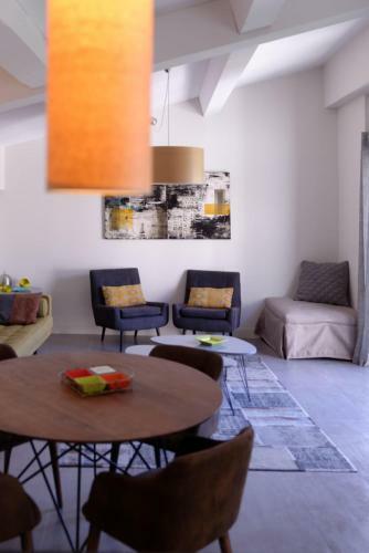 Hugo Private Apartment