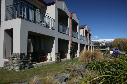 The Moorings Motel And Apartments