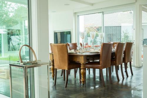 Bed & Breakfast The Establishment Boutique Accommodation