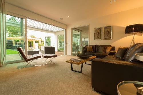 Bed & Breakfast The Establishment Boutique Accommodation