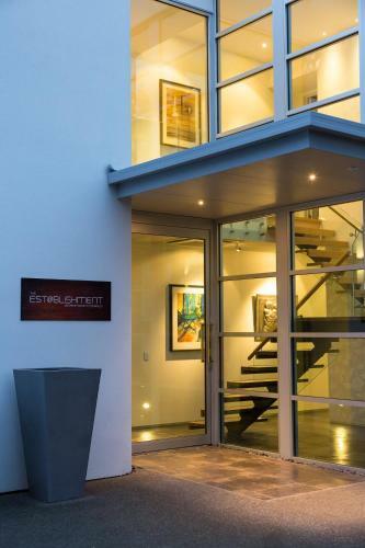 Bed & Breakfast The Establishment Boutique Accommodation