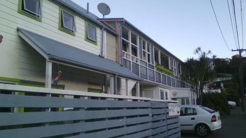 747 Motel & Car Hire
