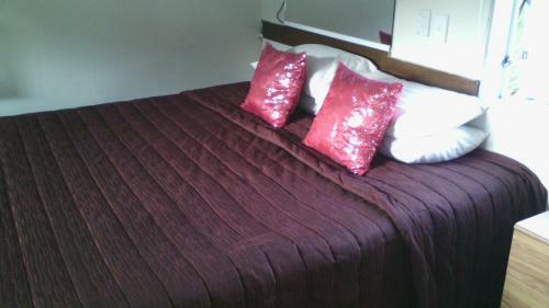 747 Motel & Car Hire