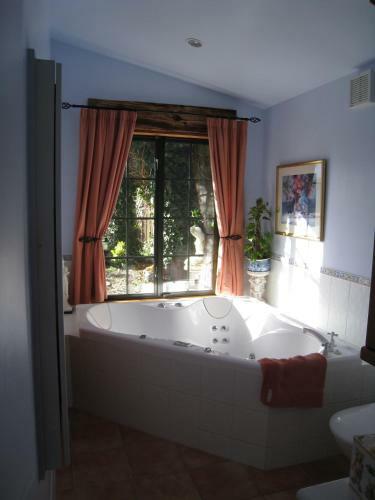 Bed & Breakfast Trelawn Place