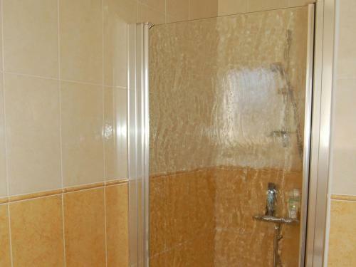 Cosy Villa In Montbrun-des-corbieres With Jacuzzi