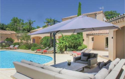 Five-bedroom Holiday Home In Montelimar