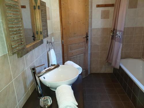 Chalet Les Charmettes Morzine Mc46