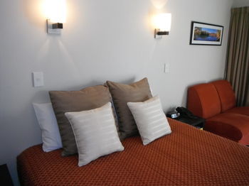 Cranford Oak Motel