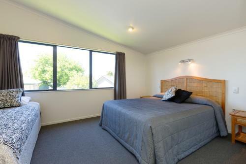 Beach House Motel
