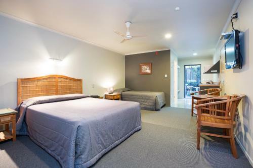 Beach House Motel