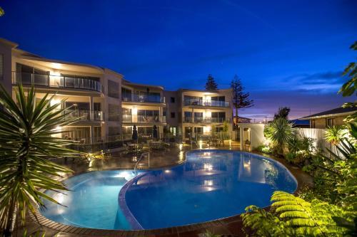 The Reef Apartments